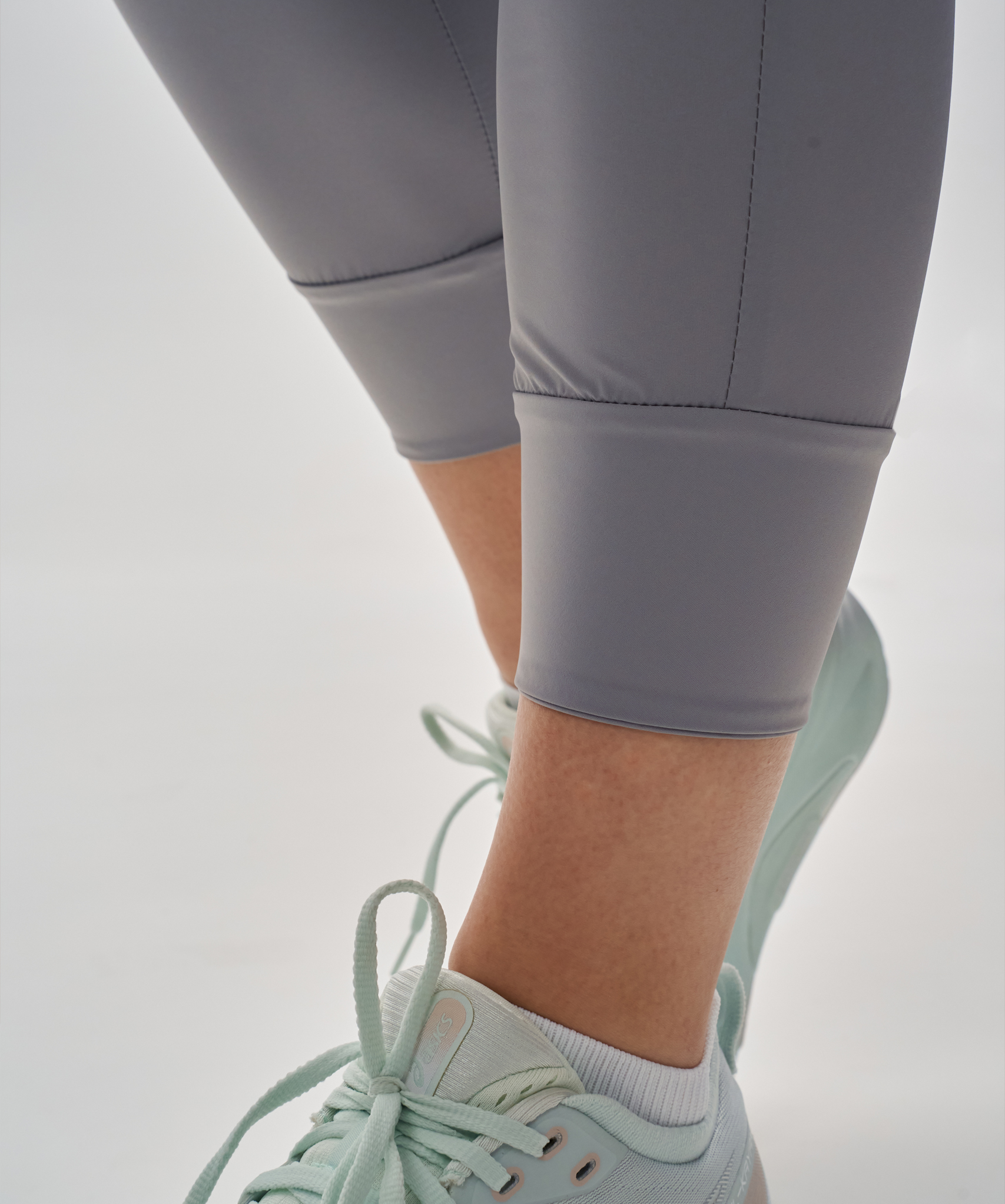 Брюки беговые Pro Light Grey W